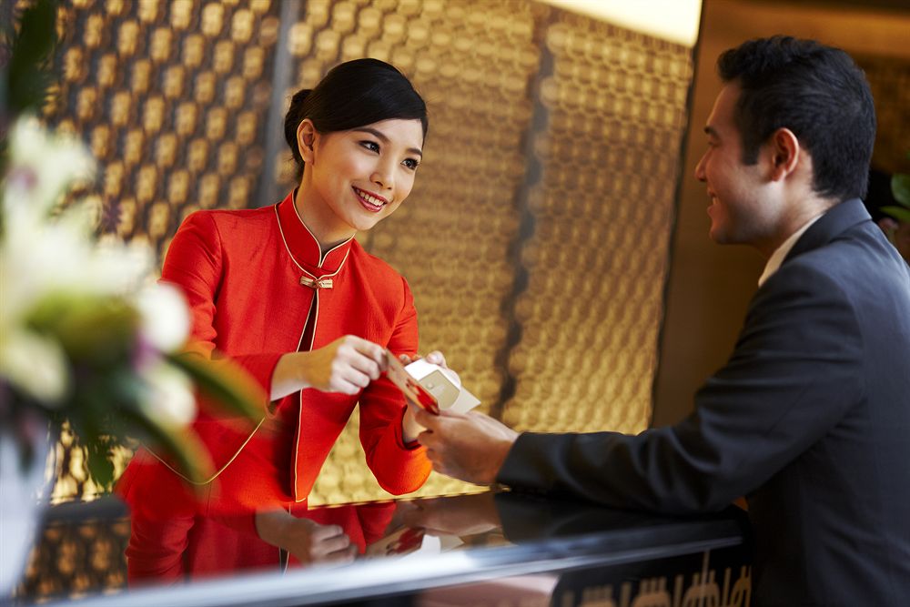 Đồng phục lễ tân